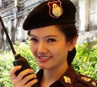 policía buenorra tailandesa