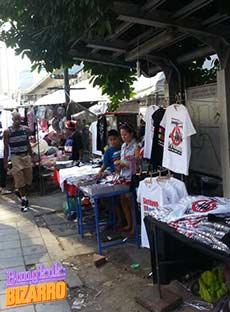 Tienda souvenirs para la protesta manifestaciones de Bangkok