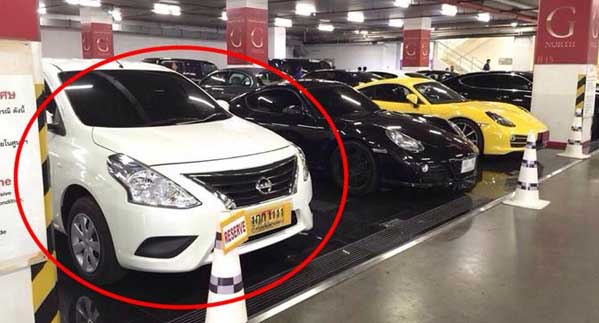 Parking para ricos en Bangkok