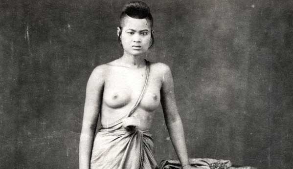 Tailandia mujeres pechos desnudos pasado