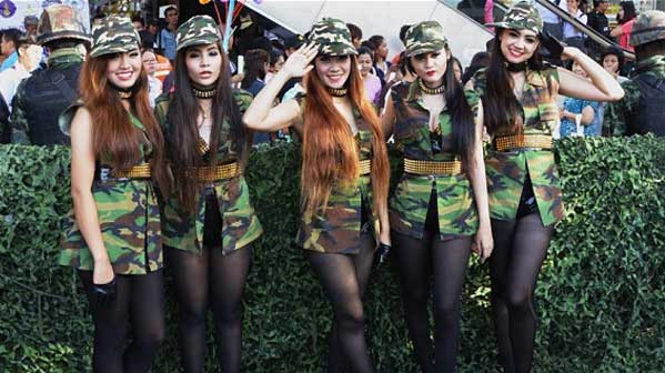 Militares mujeres Tailandia